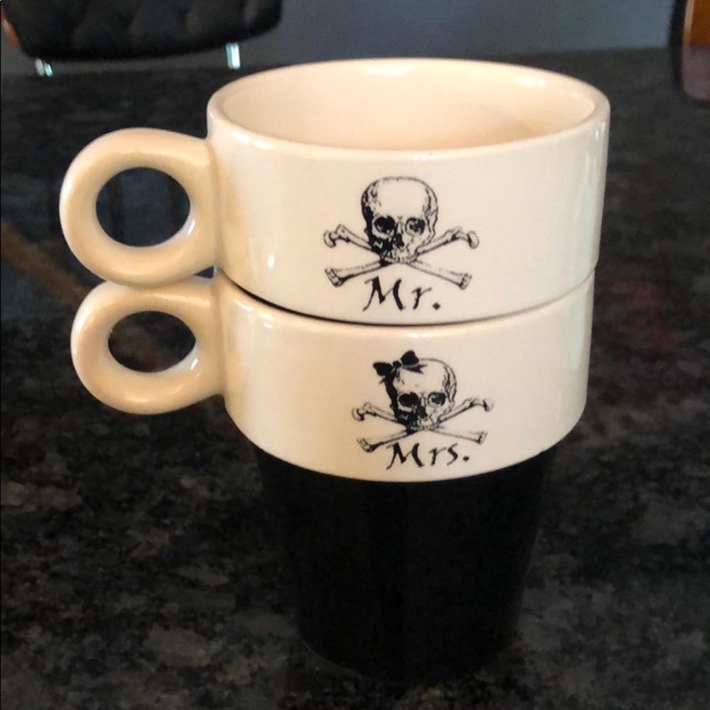 Mr. & Mrs. Skull Mugs